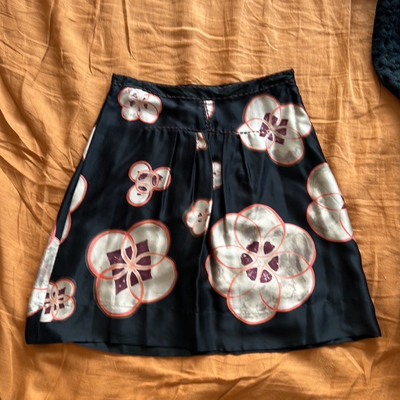 Hoss Intropia Floral Silk Skirt with Too Stitch Detailing - Picture 11 of 11